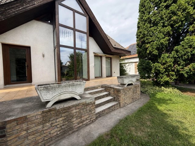 Eladó családi ház, Budapesten, X. kerületben 155 M Ft
