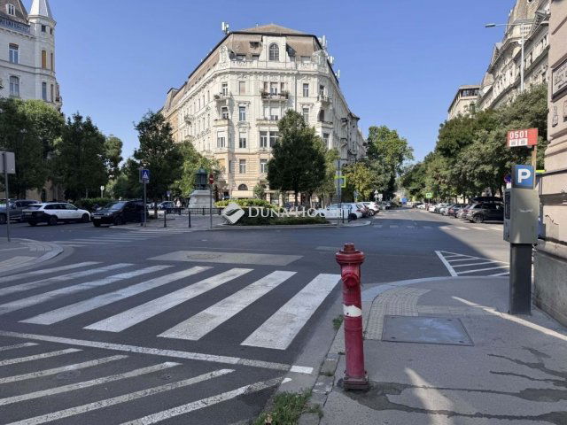 Eladó téglalakás, Budapesten, V. kerületben 166.497 M Ft