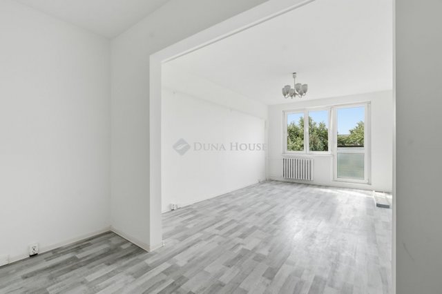 Eladó panellakás, Tatabányán, Sánc utcában 35.9 M Ft, 2 szobás