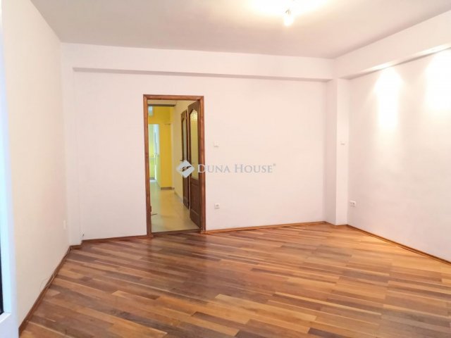 Eladó téglalakás, Budapesten, VI. kerületben 145 M Ft, 3 szobás