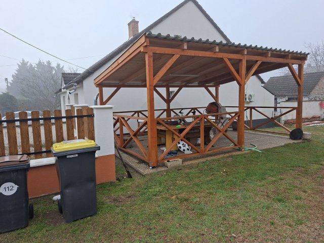 Eladó családi ház, Gönyűn 69.9 M Ft, 5 szobás