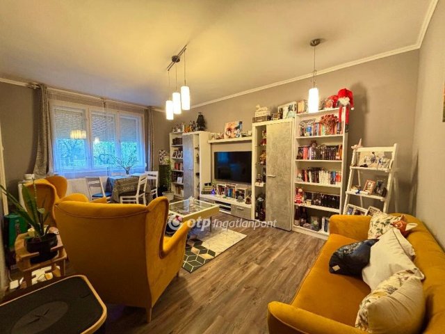 Eladó ikerház, Gyarmaton 45 M Ft, 2+1 szobás