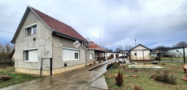 Eladó ipari ingatlan, Nyáregyházán 310 M Ft