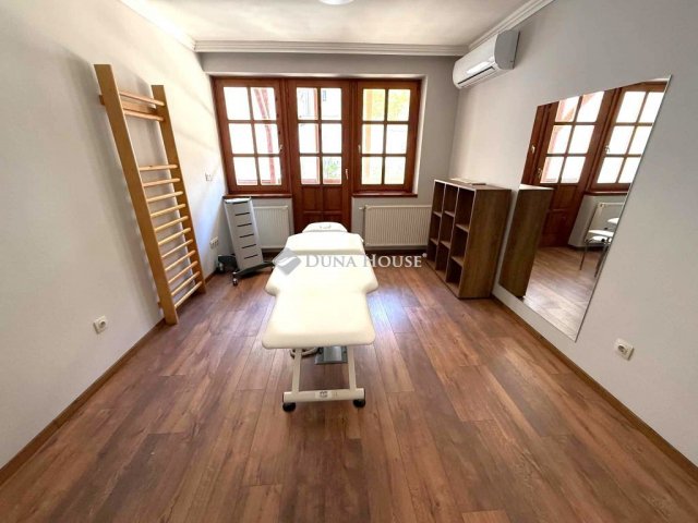 Kiadó üzlethelyiség, Kecskeméten 250 E Ft / hó, 2 szobás