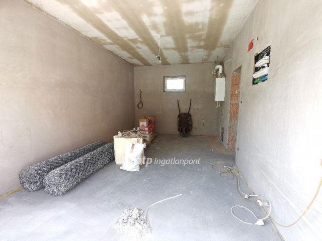 Eladó ikerház, Ráckevén 82 M Ft, 3+1 szobás