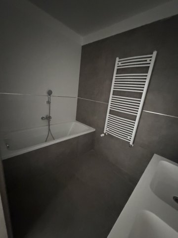 Eladó téglalakás, Nyíregyházán 99 M Ft, 4 szobás