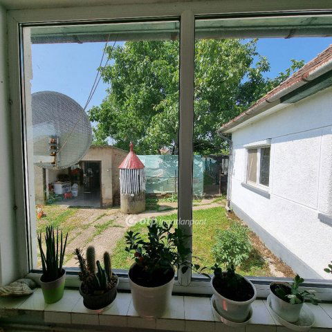 Eladó családi ház, Bernecebarátiban 35.5 M Ft, 4 szobás