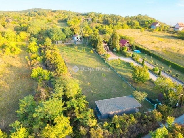 Eladó családi ház, Esztergomban 99 M Ft, 2 szobás