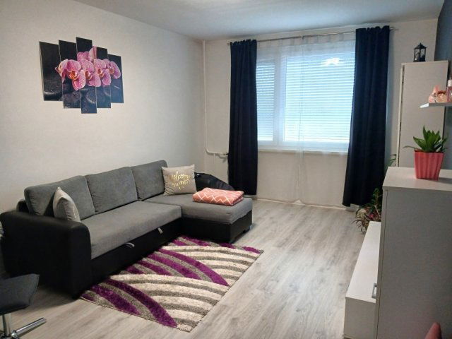 Eladó panellakás, Debrecenben 62 M Ft, 1+2 szobás