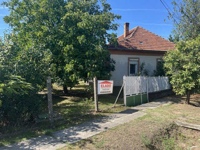 Eladó családi ház, Ceglédbercelen 45.9 M Ft, 2 szobás