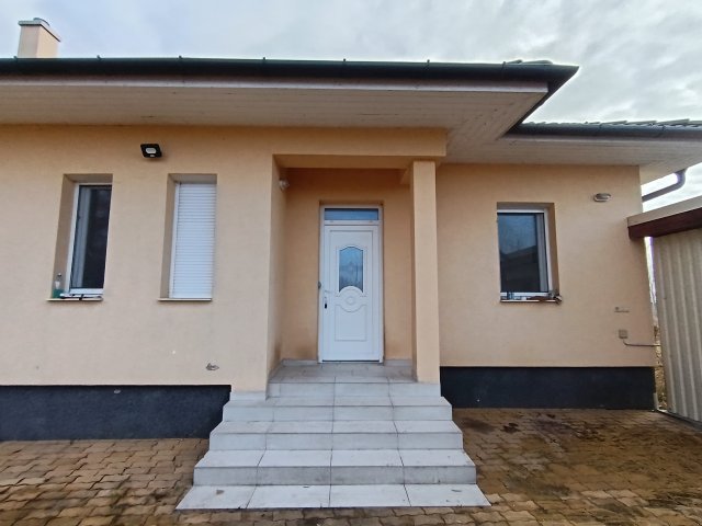 Eladó családi ház, Dunaharasztin 217 M Ft, 3 szobás