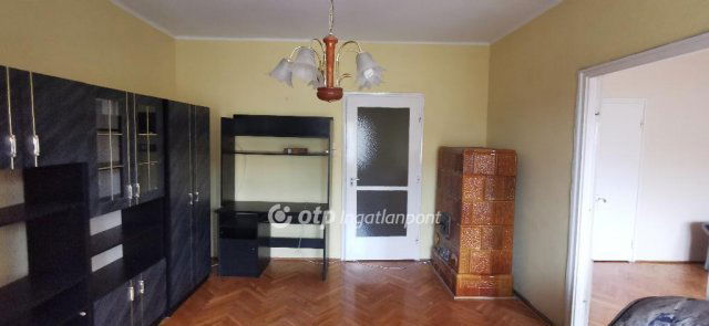 Eladó téglalakás, Csornán 39.99 M Ft, 1+2 szobás