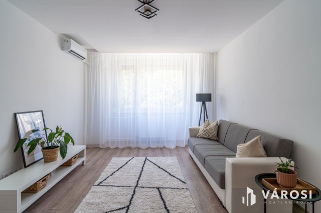 Kiadó panellakás, albérlet, Szegeden 200 E Ft / hó, 2 szobás