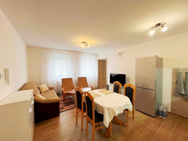 Kiadó téglalakás, albérlet, Pécsett 240 E Ft / hó, 3 szobás