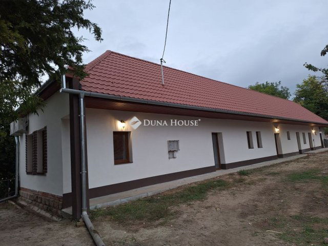 Eladó családi ház, Vértesacsán 89.9 M Ft, 4 szobás