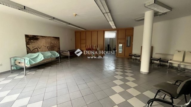 Eladó családi ház, Dabason 249 M Ft, 8 szobás