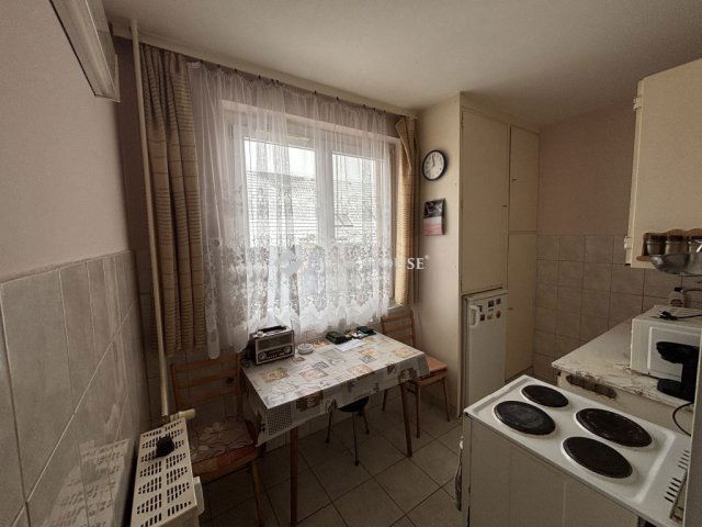 Eladó panellakás, Mosonmagyaróváron 43.9 M Ft, 2 szobás