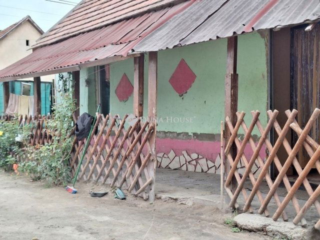 Eladó családi ház, Kiskunlacházán 18.5 M Ft, 2 szobás