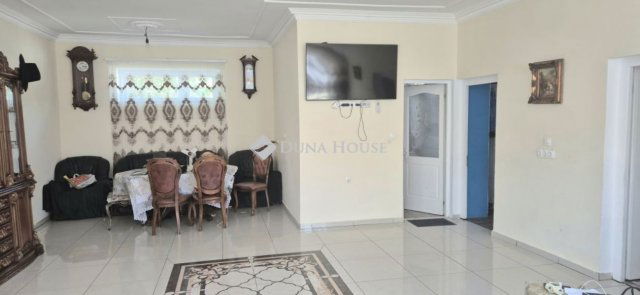 Eladó családi ház, Békéscsabán 53.9 M Ft, 4 szobás