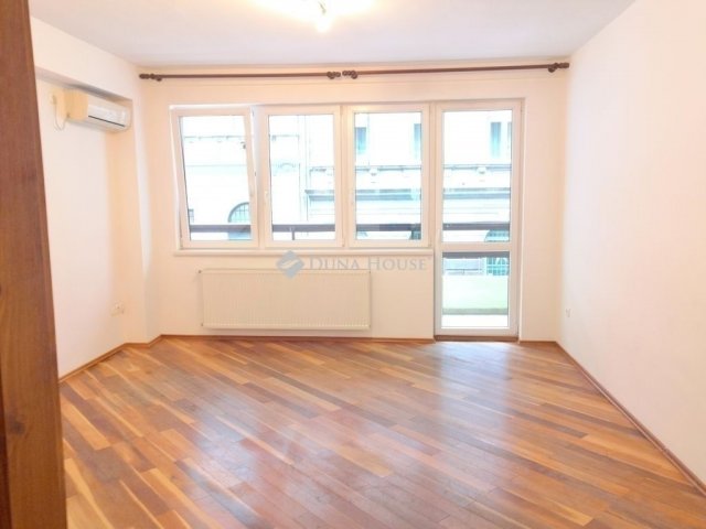 Eladó téglalakás, Budapesten, VI. kerületben 119.9 M Ft