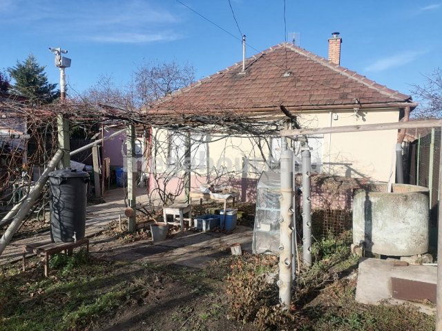 Eladó családi ház, Budapesten, XX. kerületben 55 M Ft