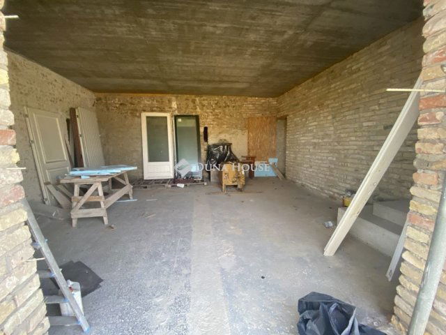 Eladó ipari ingatlan, Dabason 102 M Ft / költözzbe.hu