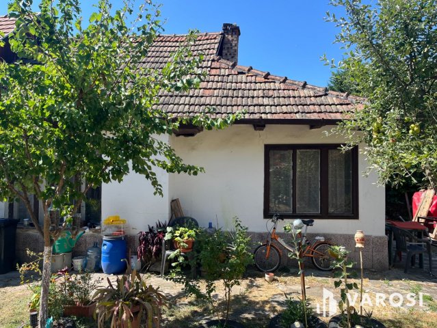 Eladó családi ház, Budakeszin 21.9 M Ft, 2 szobás