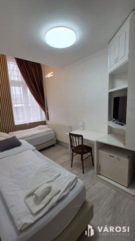 Eladó téglalakás, Debrecenben 225 M Ft, 4 szobás