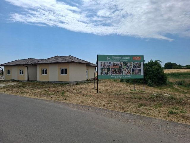 Eladó ikerház, Seregélyesen 65 M Ft, 4 szobás