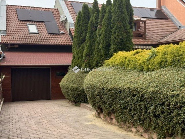 Eladó családi ház, Kozármislenyen 198.9 M Ft, 5 szobás