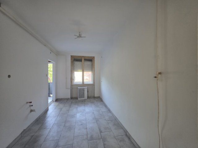 Eladó panellakás, Dunaújvárosban 26.9 M Ft, 1+1 szobás