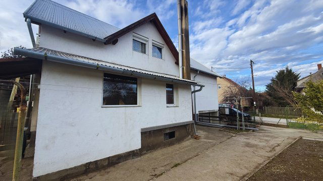 Eladó családi ház, Balatonkenesén 42.5 M Ft, 2+1 szobás