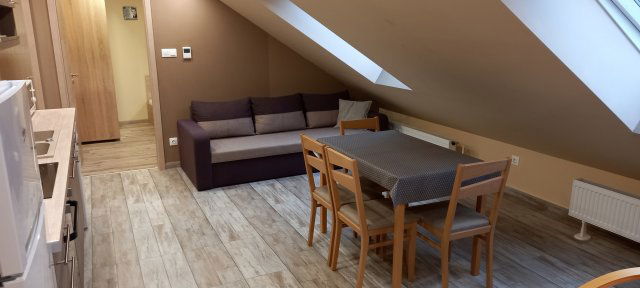 Kiadó téglalakás, albérlet, Pécsett 263 E Ft / hó, 3 szobás