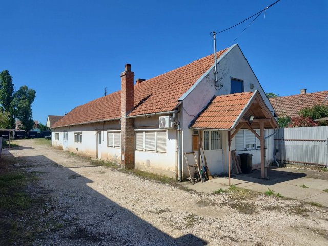 Eladó iroda, Szegeden, Makai úton 120 M Ft, 6 szobás