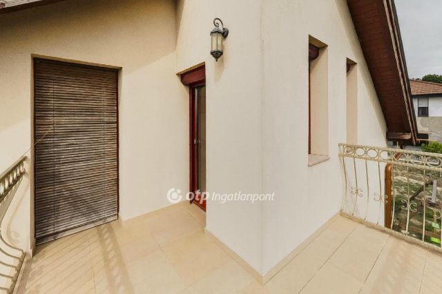 Eladó családi ház, Nadapon 239 M Ft, 5+1 szobás