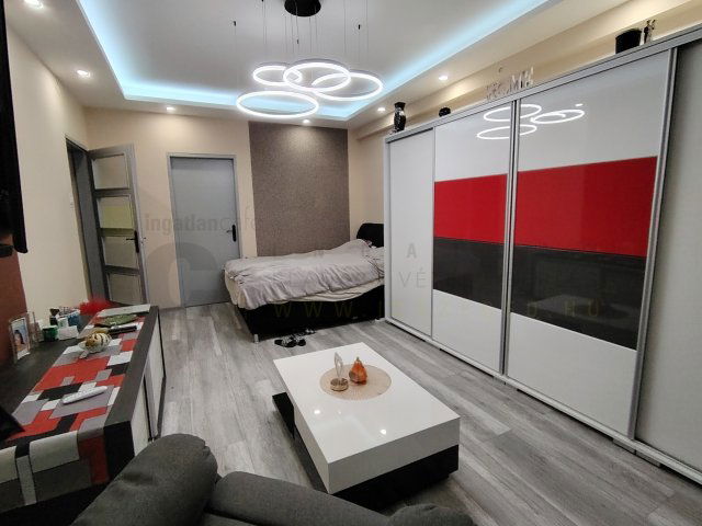 Eladó téglalakás, Szegeden 59.9 M Ft, 2 szobás