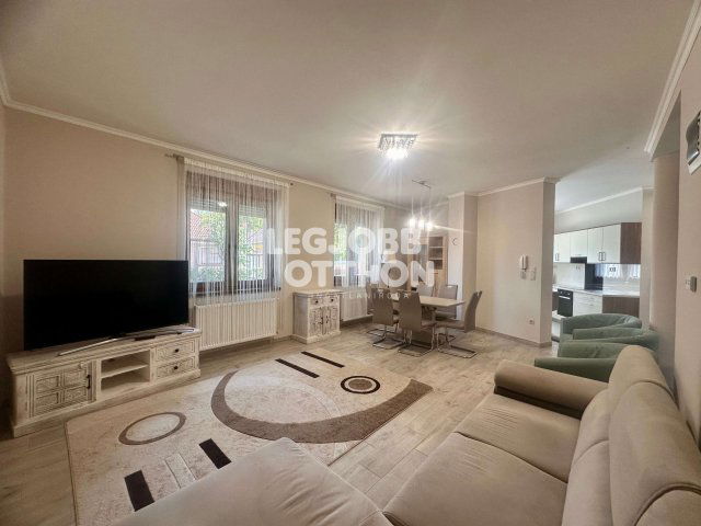 Kiadó téglalakás, albérlet, Cegléden 180 E Ft / hó, 1 szobás