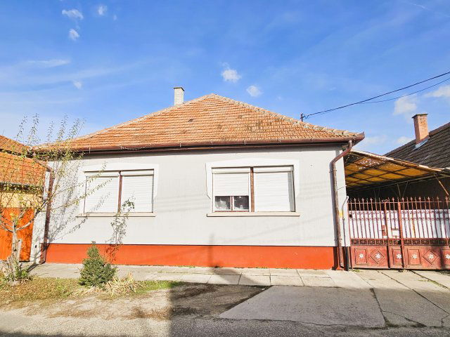 Eladó családi ház, Kiskunhalason 45 M Ft, 4 szobás