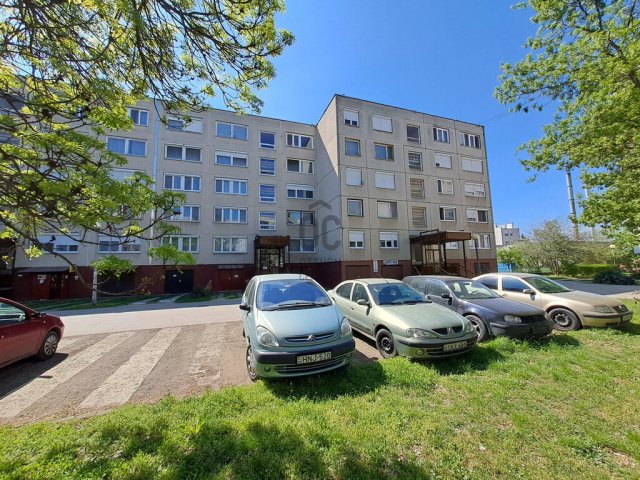 Eladó panellakás, Nagykőrösön 26.9 M Ft, 2 szobás