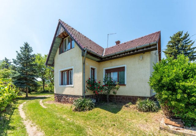 Eladó családi ház, Ábrahámhegyen, Cseresznye utcában 84.5 M Ft