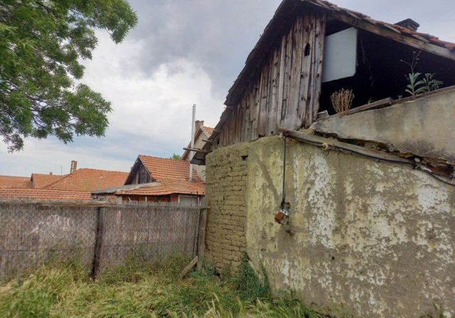 Eladó családi ház, Békésen, Kecskeméti utcában 3.7 M Ft