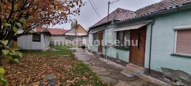Eladó családi ház, Budaörsön 59.9 M Ft, 2 szobás
