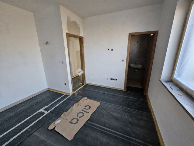 Eladó családi ház, Pécsett 124.9 M Ft, 4 szobás