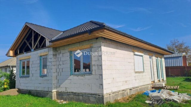 Eladó családi ház, Pilisen 79.8 M Ft, 2+2 szobás