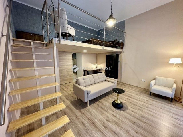 Eladó téglalakás, Budapesten, VII. kerületben 71.9 M Ft