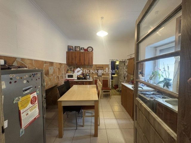 Eladó családi ház, Turán 40 M Ft, 3 szobás