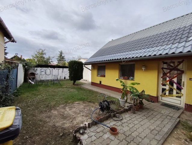 Eladó családi ház, Gyálon 69.9 M Ft, 2 szobás