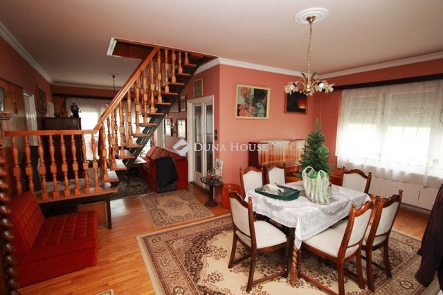 Eladó családi ház, Ágasegyházán 68 M Ft, 5 szobás