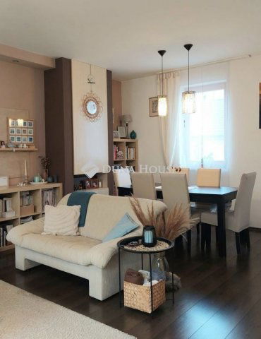 Eladó téglalakás, Győrött 118.5 M Ft, 4 szobás