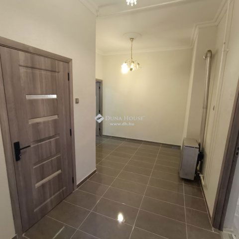 Eladó családi ház, Kecskeméten 33 M Ft, 1+1 szobás